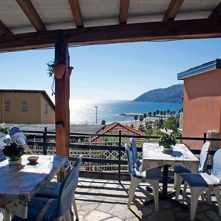 Albergo La Pineta Marina dʼMarina dʼAndora Εξωτερικό φωτογραφία