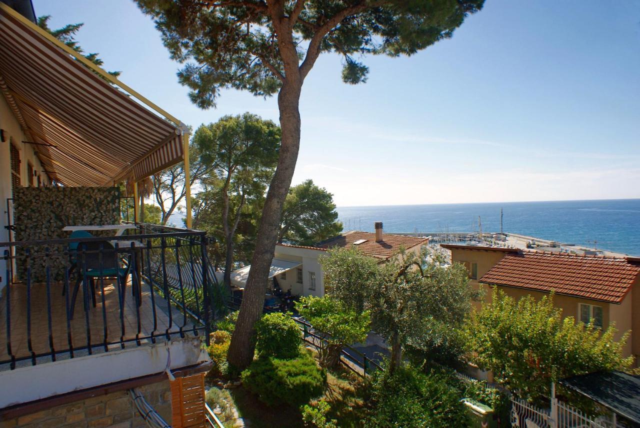 Albergo La Pineta Marina dʼMarina dʼAndora Εξωτερικό φωτογραφία