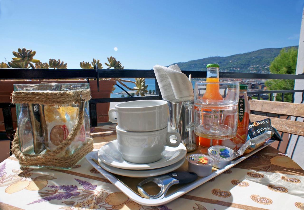 Albergo La Pineta Marina dʼMarina dʼAndora Εξωτερικό φωτογραφία