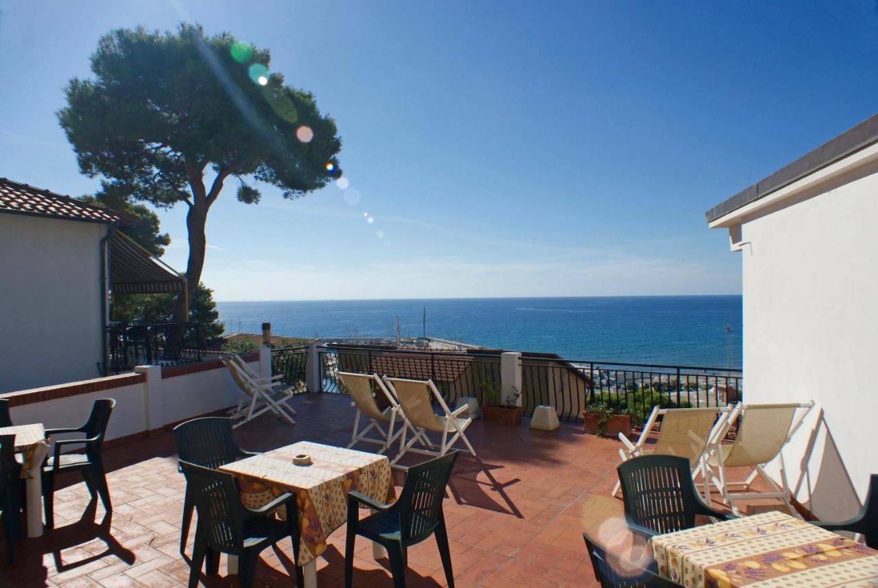 Albergo La Pineta Marina dʼMarina dʼAndora Εξωτερικό φωτογραφία