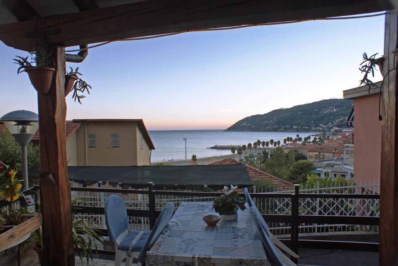 Albergo La Pineta Marina dʼMarina dʼAndora Εξωτερικό φωτογραφία