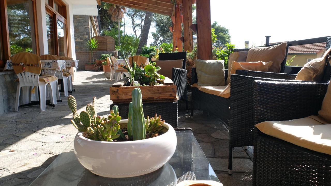 Albergo La Pineta Marina dʼMarina dʼAndora Εξωτερικό φωτογραφία