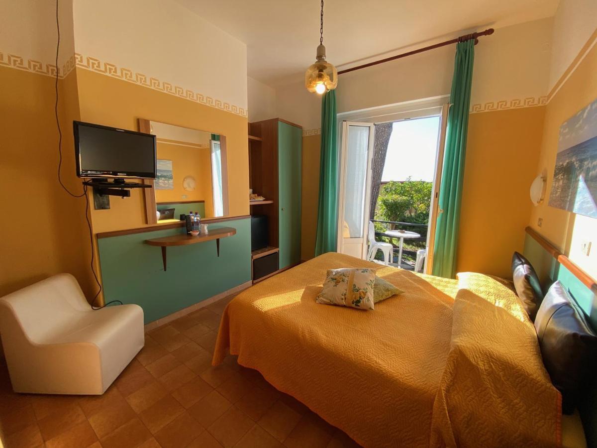 Albergo La Pineta Marina dʼMarina dʼAndora Εξωτερικό φωτογραφία